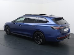Volkswagen Passat Variant - 1.5 eHybrid R-Line Edition | 272 PK | SoH 97% | Trekhaak wegklapbaar | Adaptive Cruise Con