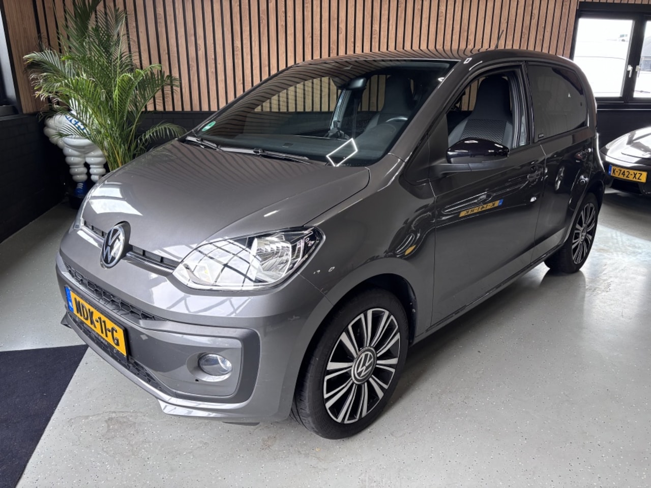 Volkswagen Up! - Active CAMERA | Line assist | Zwarte hemel | Parkeer sensoren - AutoWereld.nl