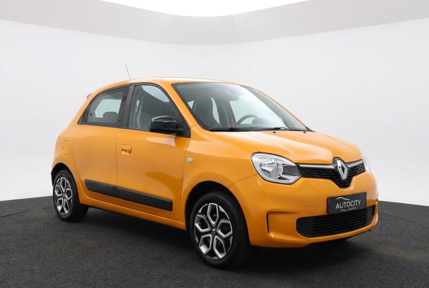 Renault Twingo Z.E. - R80 E-Tech Equilibre 95% SOH Carplay/Android Auto | Camera | Climate Control | Cruise - AutoWereld.nl