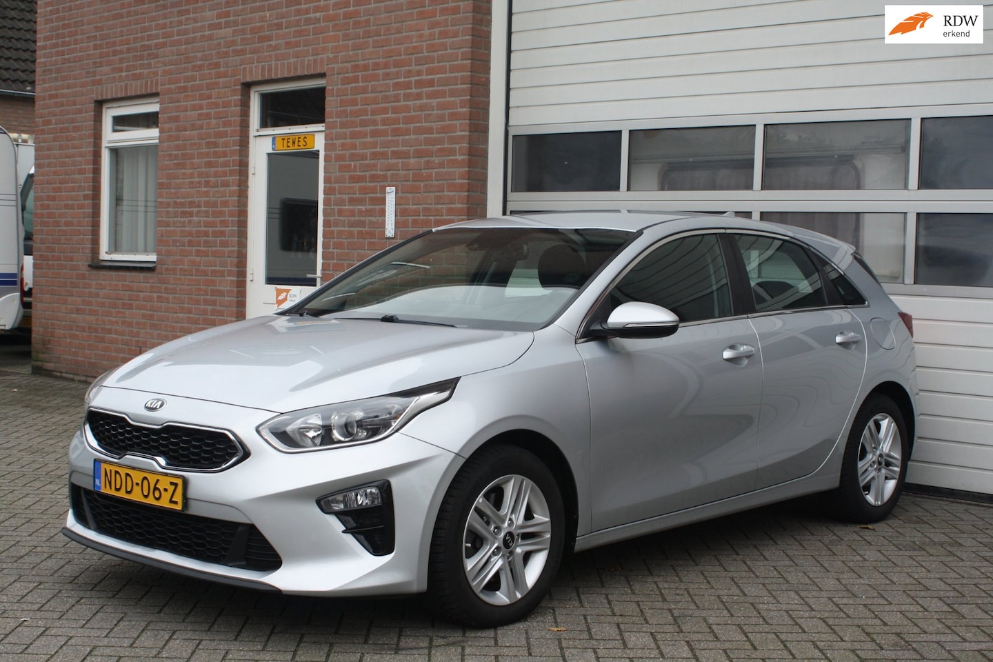 Kia Cee'd - CEED 1.6 CRDi DynamicLine Garantie, Nederlandse Auto, 1Ste Eigenaar, 4Season Banden, Navi, - AutoWereld.nl