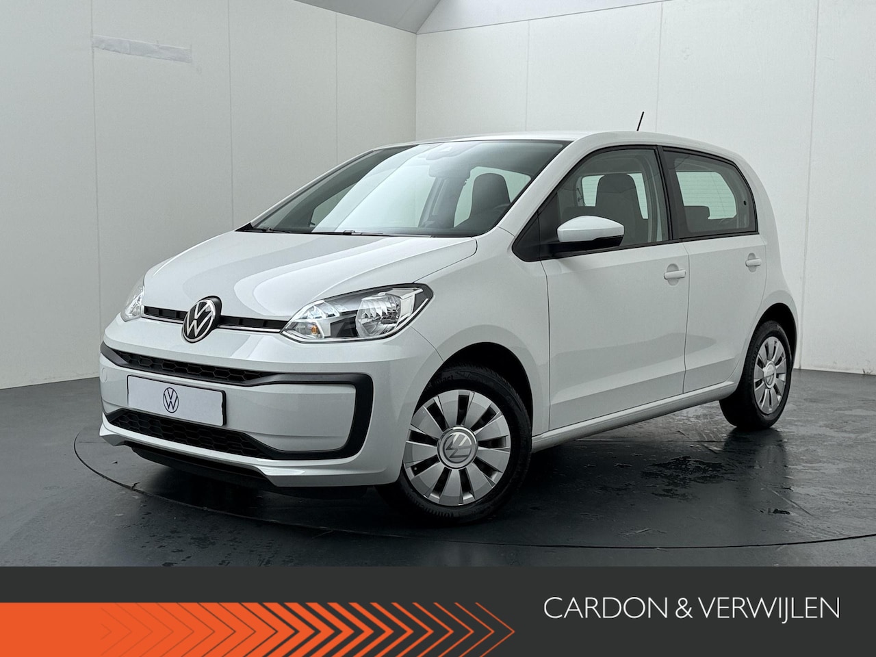 Volkswagen Up! - 1.0 | 65 PK | Cruise control | Achteruitrijcamera | Climate control | DAB+ radio | Parkeer - AutoWereld.nl