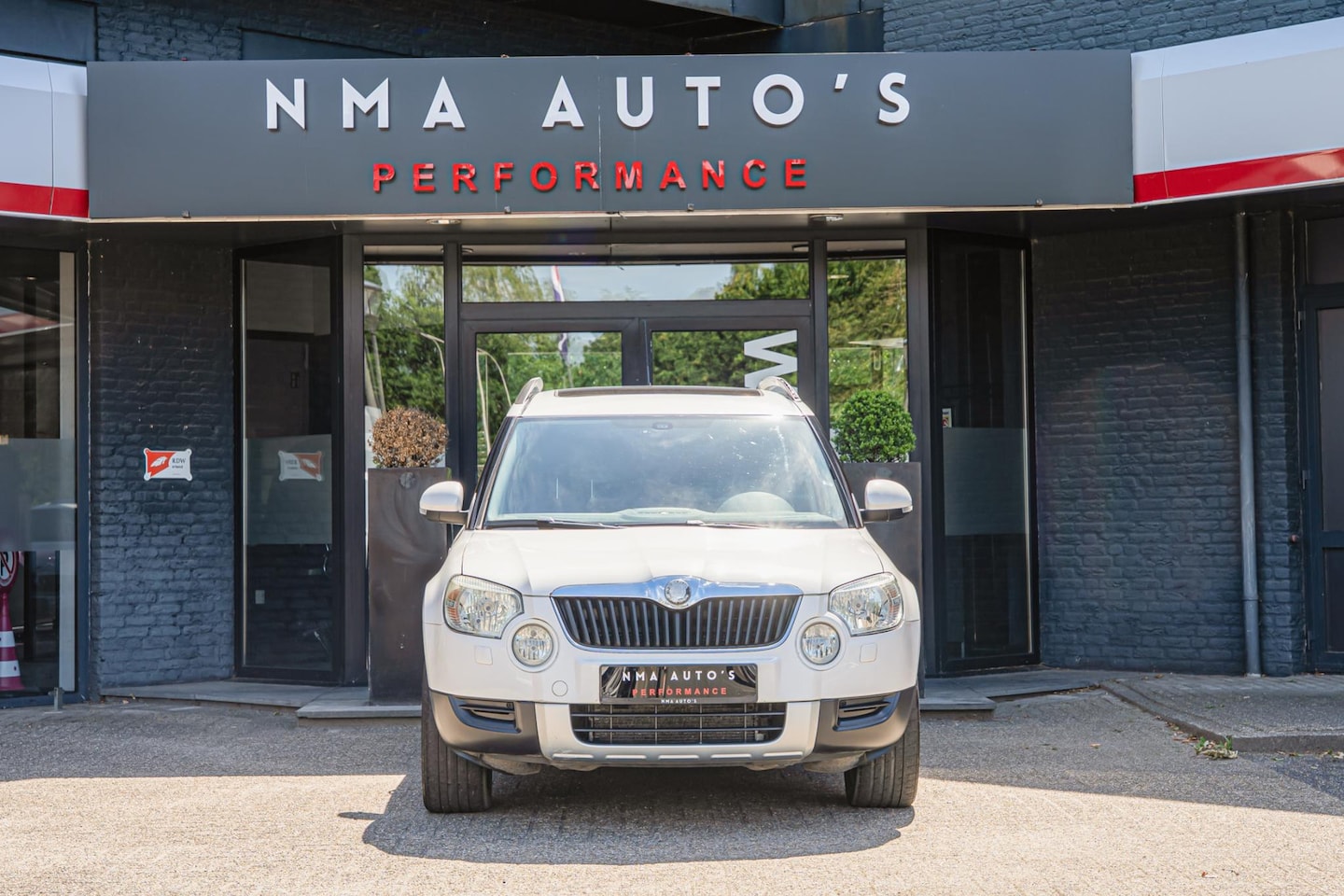 Skoda Yeti 1.8 TSI 160 ch 4x4 Elegance • Toit pano • GPS • Attelage • Radars AV/AR • Sièges chauffants