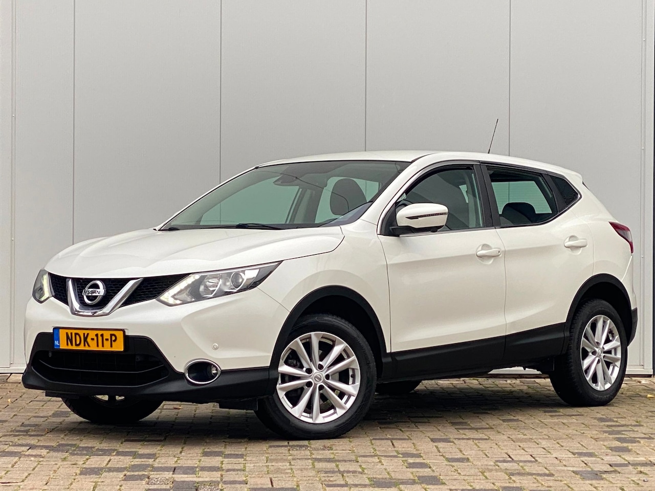 Nissan Qashqai - 1.6 dCi Acenta NAVI CAMERA IN TOP STAAT EURO6 - AutoWereld.nl