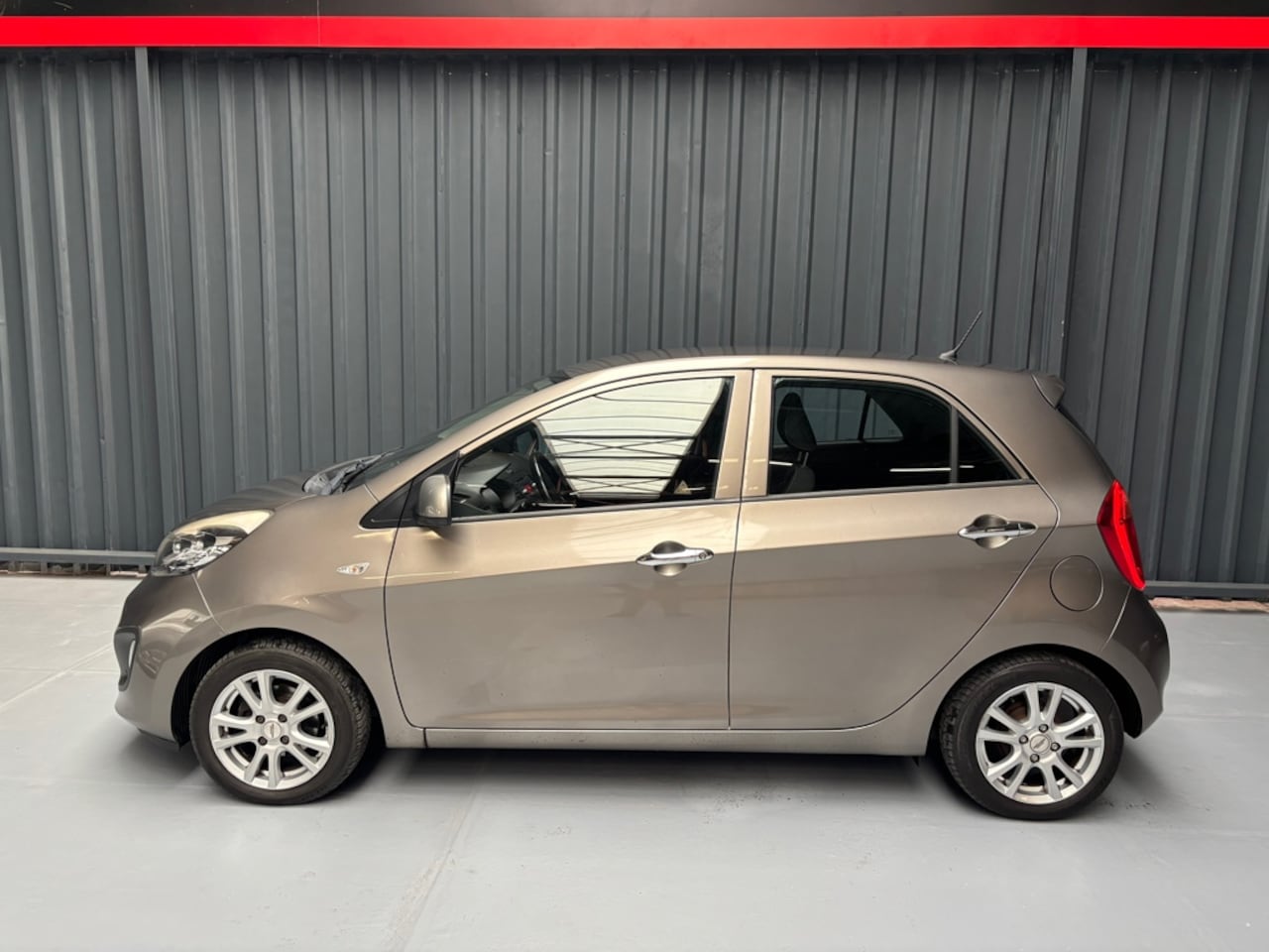 Kia Picanto - 1.0 CVVT BusinessLine 2 SLEUTELS / APK / NAP / AIRCO / 5DR - AutoWereld.nl