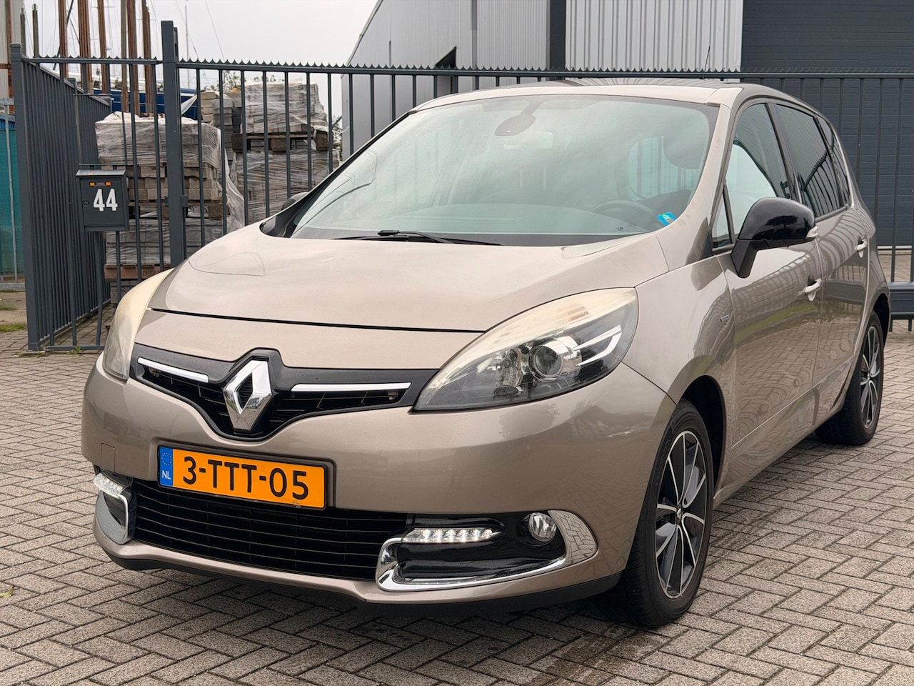 Renault Scénic - 1.6 dCi Bose Clima Leer Navi Div Opties - AutoWereld.nl
