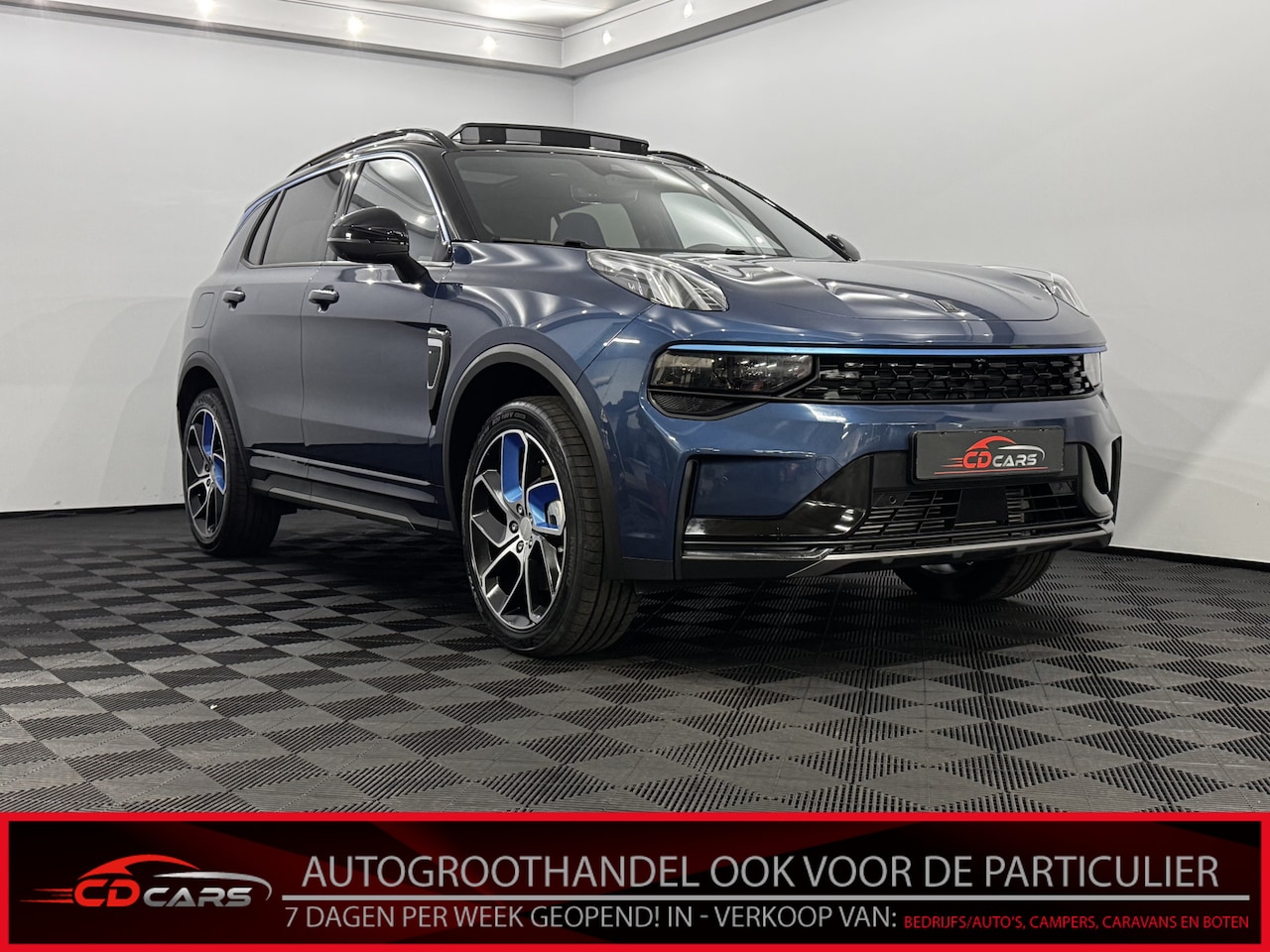 Lynk & Co 01 - 1.5 Pano, 360 Camera, Navi, Keyless start, Stoelverwarming, Elektrische achterklep, 3 jaar - AutoWereld.nl