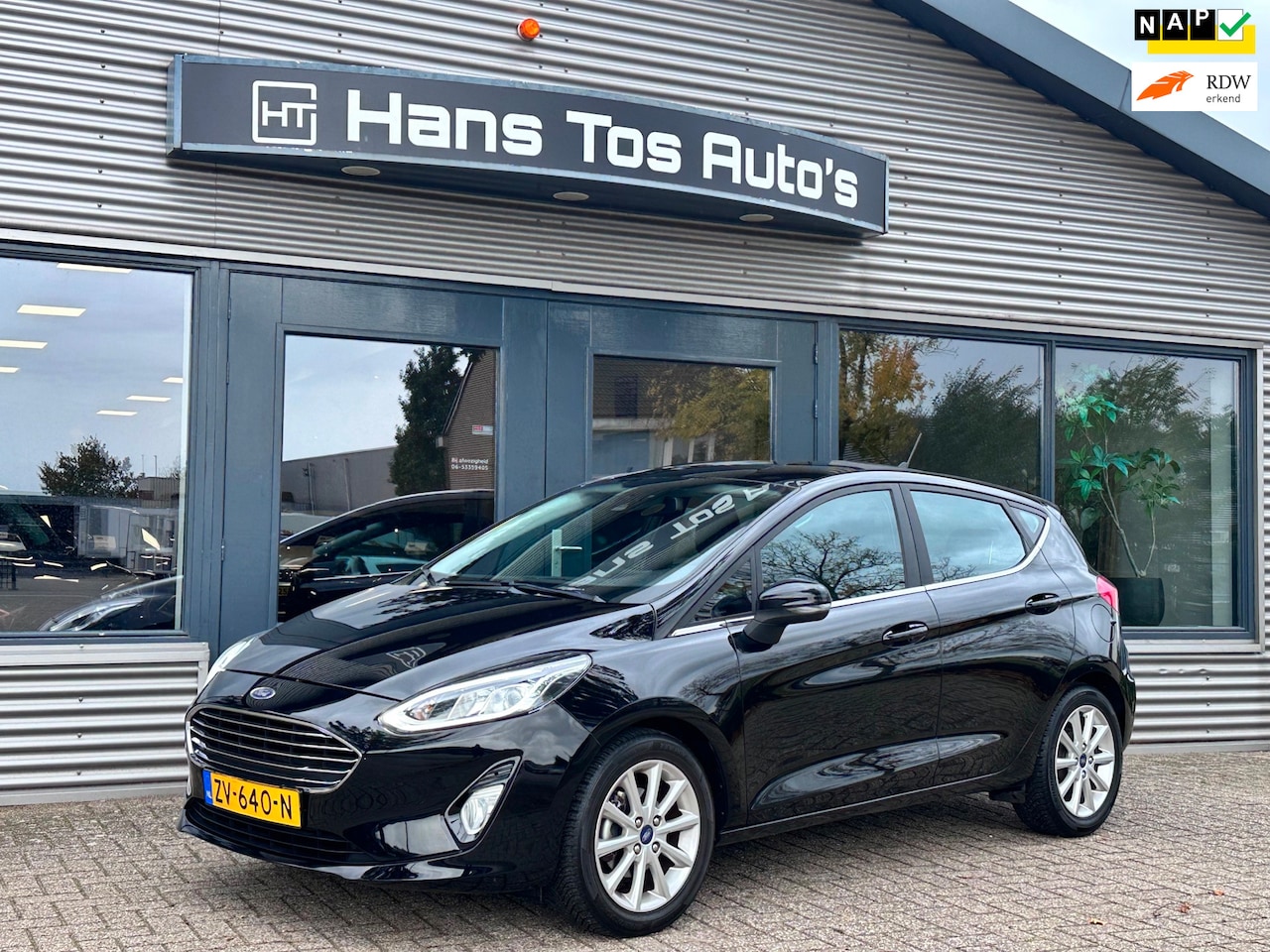 Ford Fiesta - 1.0 EcoBoost 100pk Titanium / Carplay / PDC / 16" / LED / NL-Auto / Key-Less - AutoWereld.nl