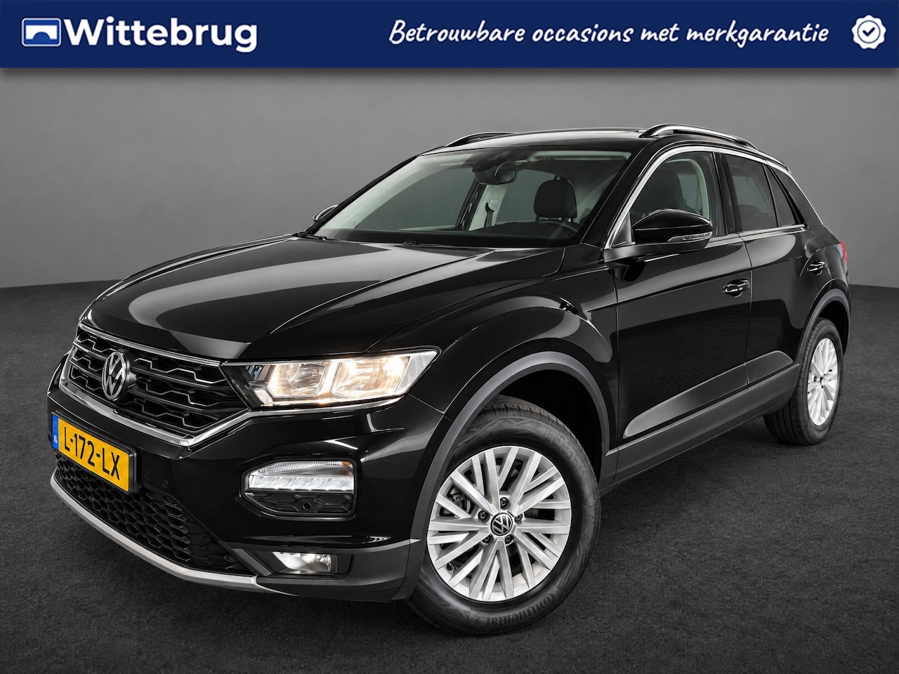 Volkswagen T-Roc - 1.0 TSI Style / Navigatie / Climate controle / Trekhaak / Camera /  Parkeersensoren V+A / - AutoWereld.nl