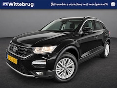 Volkswagen T-Roc - 1.0 TSI Style / Navigatie / Climate controle / Trekhaak / Camera / Parkeersensoren V+A / P