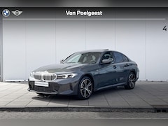 BMW 3-serie - Sedan 330e M-Sport | 18 inch | Trekhaak | Stoelverwarming