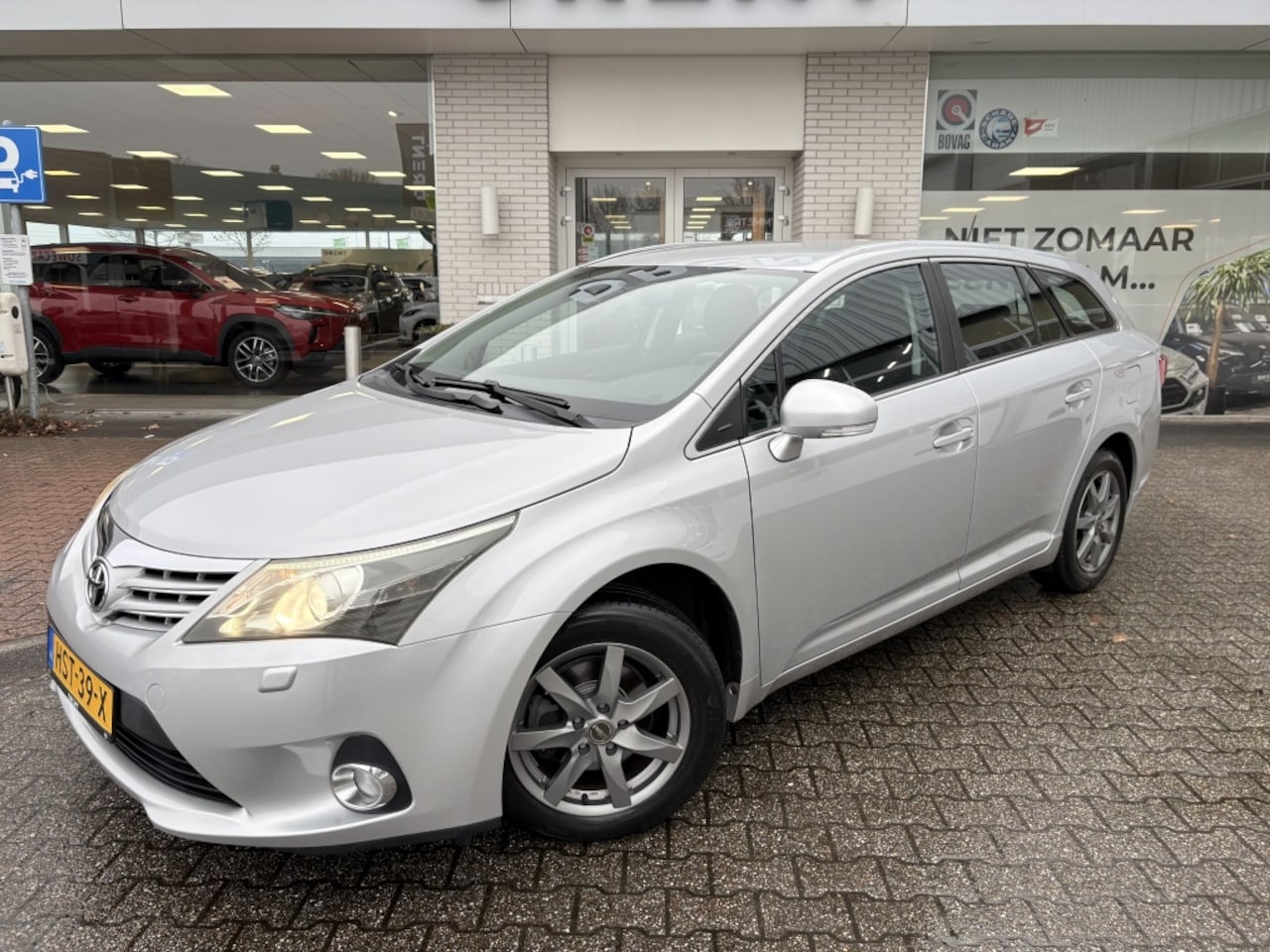 Toyota Avensis Wagon - 1.8 VVTi Dynamic limited | Trekhaak | Cruise | Stoelverwarmin - AutoWereld.nl