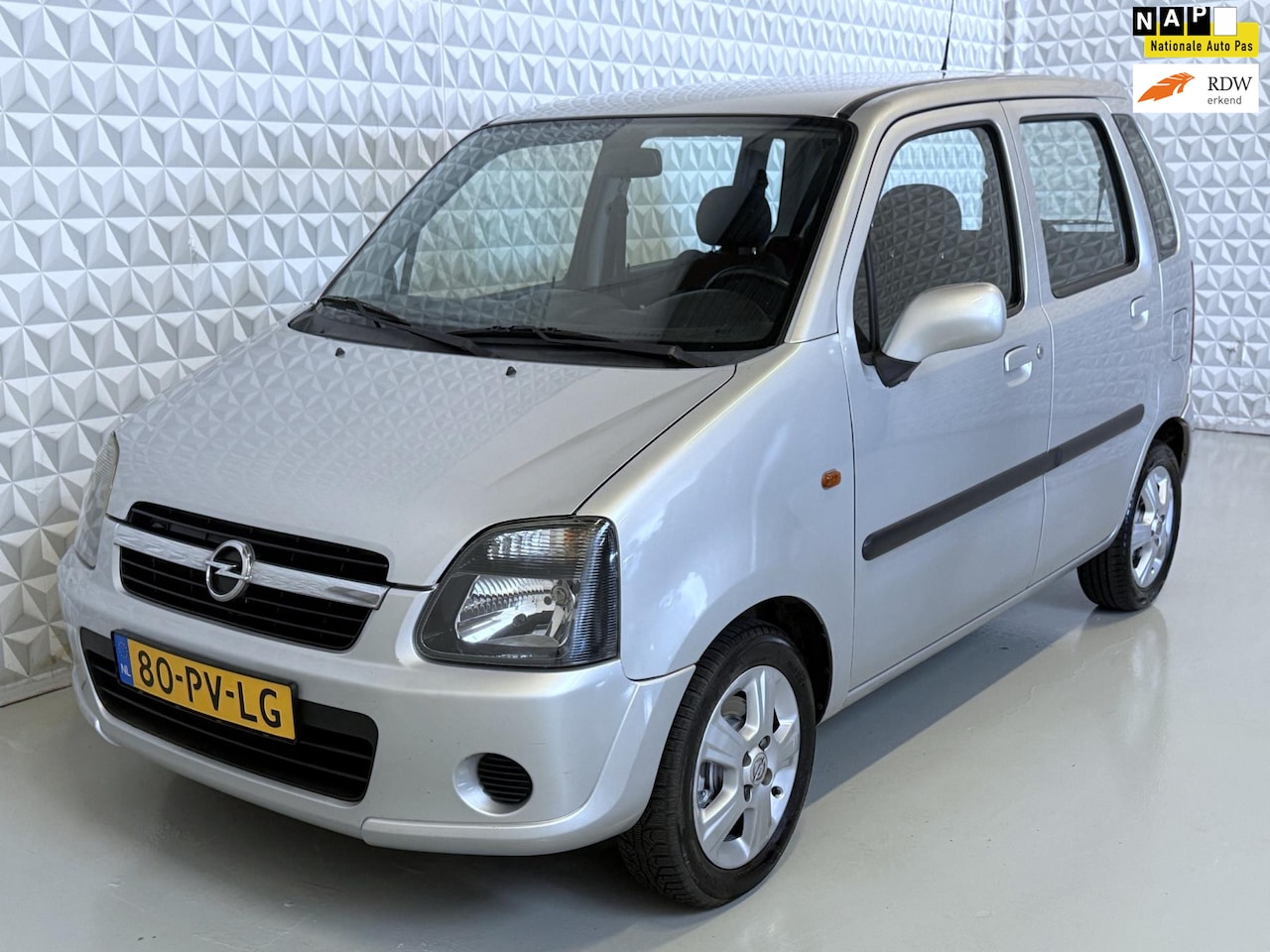 Opel Agila - 1.2-16V met APK tot 31-07-2027 én 179.000km (2004) - AutoWereld.nl