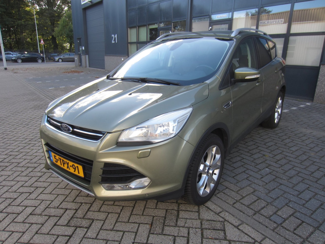 Ford Kuga - 1.6 Titanium 2014 Navi/Clima/PDC/Camera/Cruise/Trekhaak - AutoWereld.nl