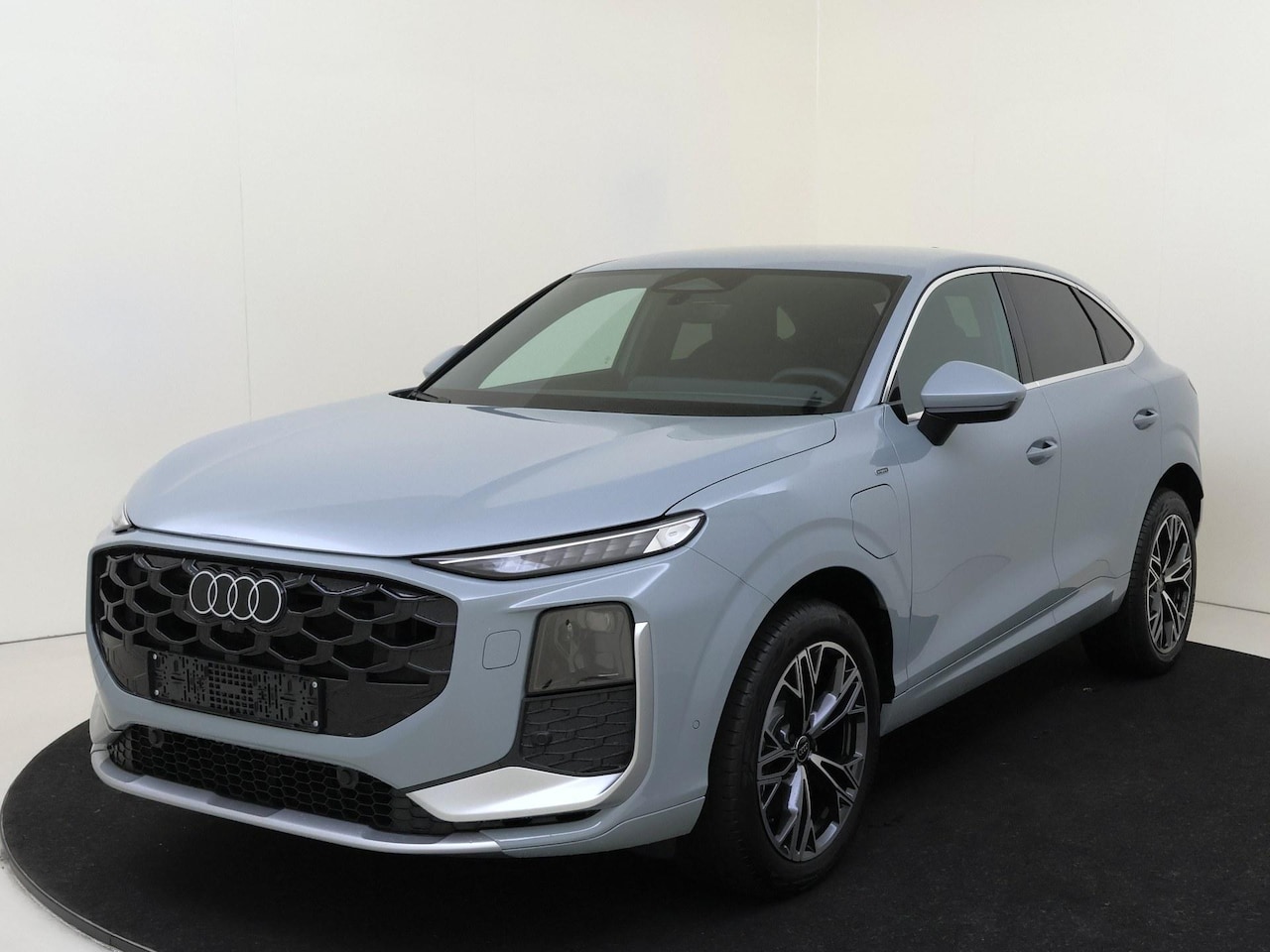 Audi Q3 Sportback - 1.5 e-hybrid S edition | Tech Plus | Privacy glass | Full LED koplampen | Verwarmbare voor - AutoWereld.nl