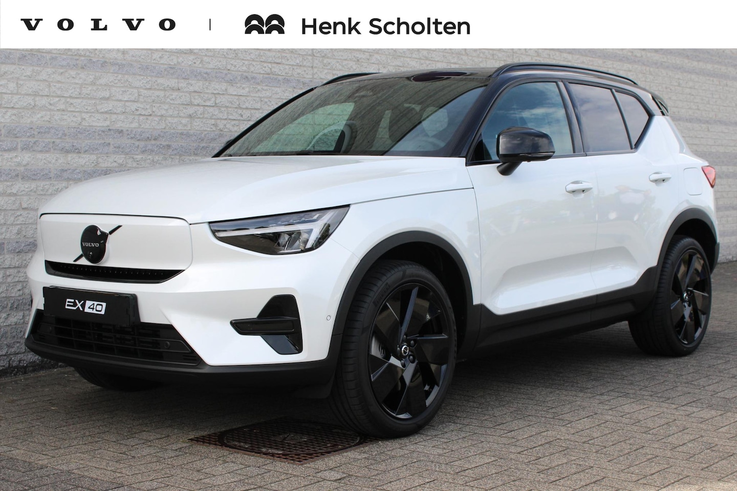 Volvo EX40 - Single Motor Extended Range Plus Black Ed. 82 kWh | Apple Carplay & Android Auto | Bestuur - AutoWereld.nl