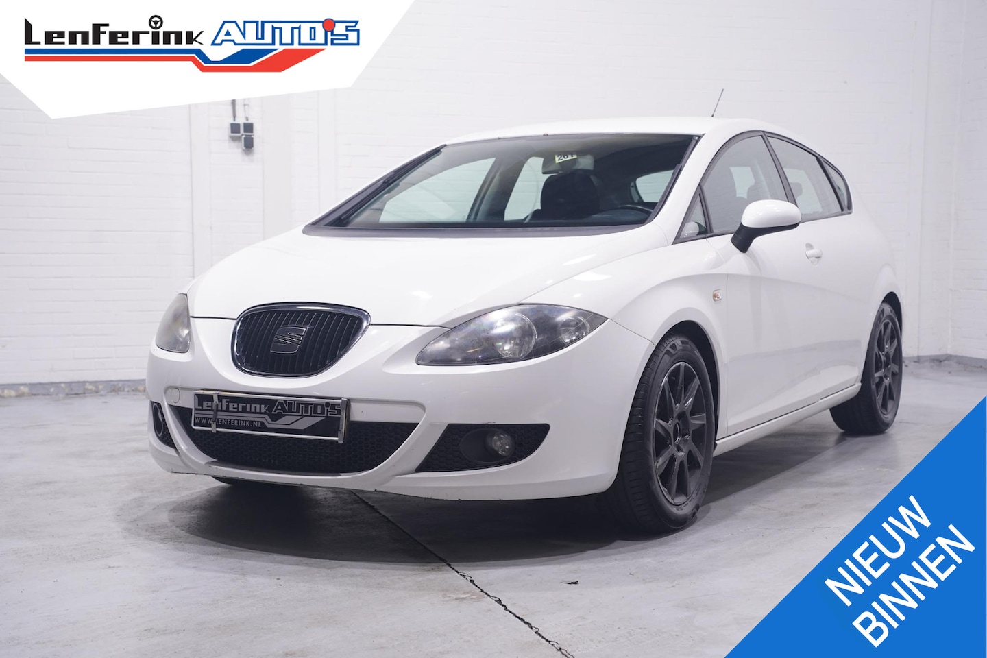SEAT Leon - 1.6 Reference Airco APK 17-09-2027 Lees de advertentie. - AutoWereld.nl