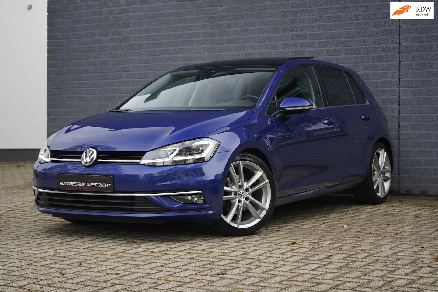 Volkswagen Golf - 1.5 TSI Highline R, Automaat, Panoramadak - AutoWereld.nl