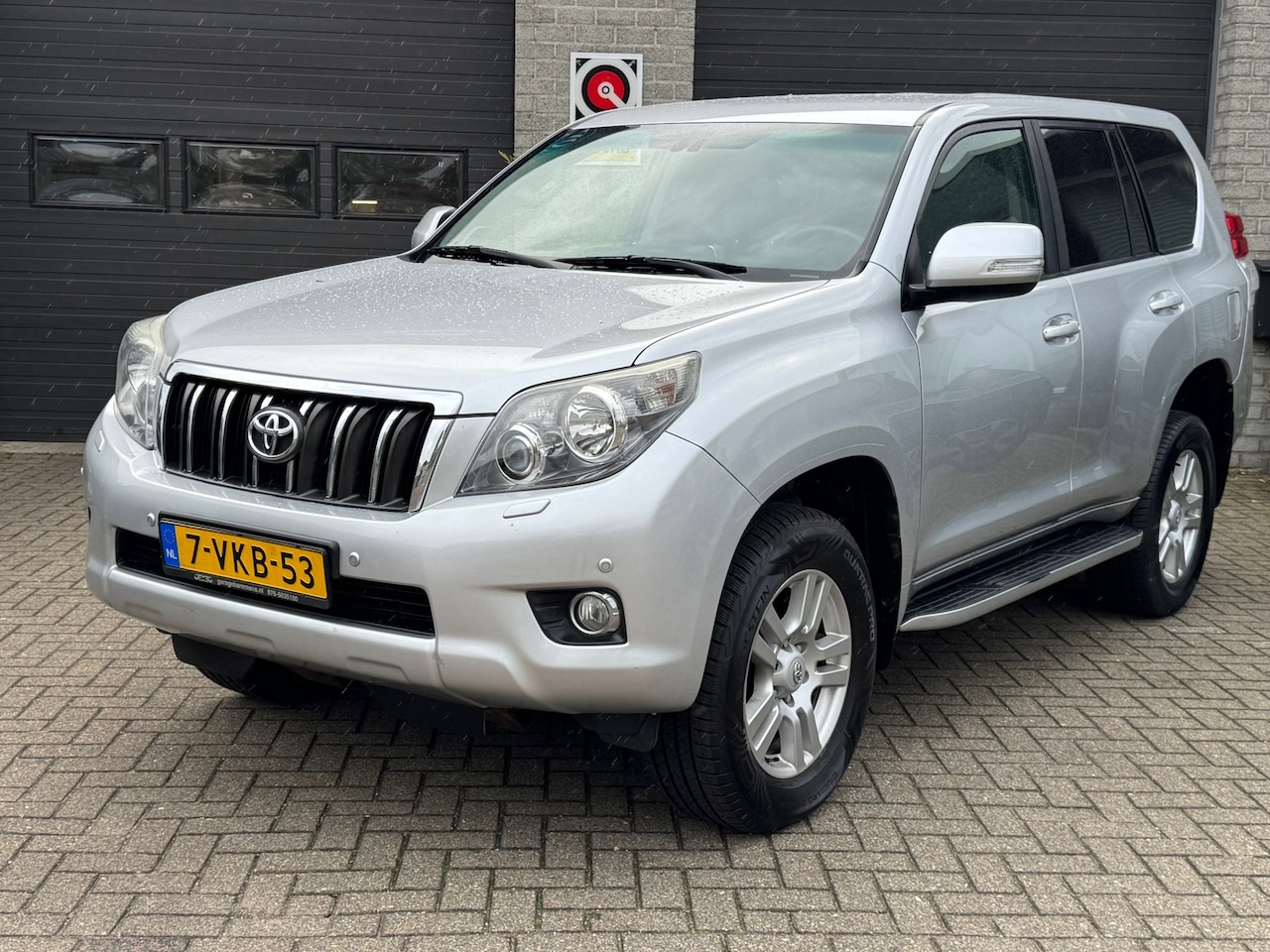 Toyota Land Cruiser - 3.0 D-4D VX High Roof Blind Van 3.0 D-4D VX High Roof Blind Van - AutoWereld.nl
