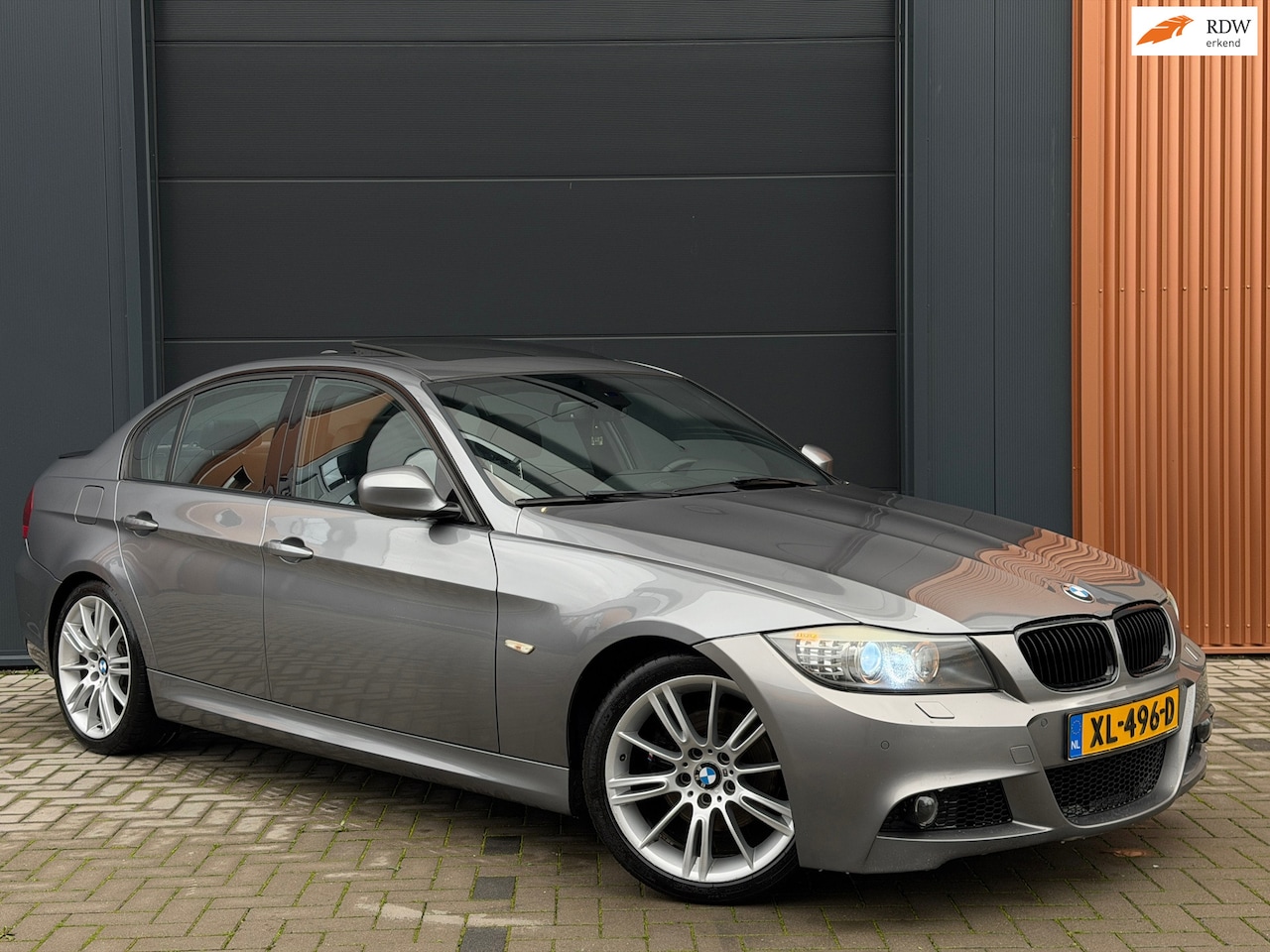 BMW 3-serie - 325i High Executive M|Goed Onderhouden|Pano|Keyless|Stoelverwarming|PDC|Memory Stoelen - AutoWereld.nl
