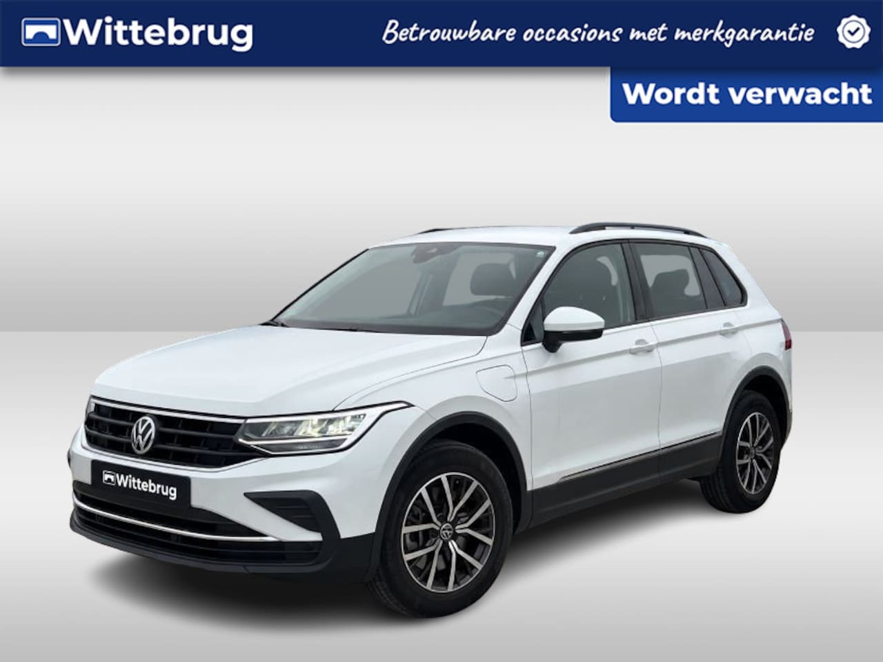 Volkswagen Tiguan - 1.4 TSI eHybrid DSG Life / Adaptieve cruise control / Achteruitrij camera / 17'' LMV - AutoWereld.nl