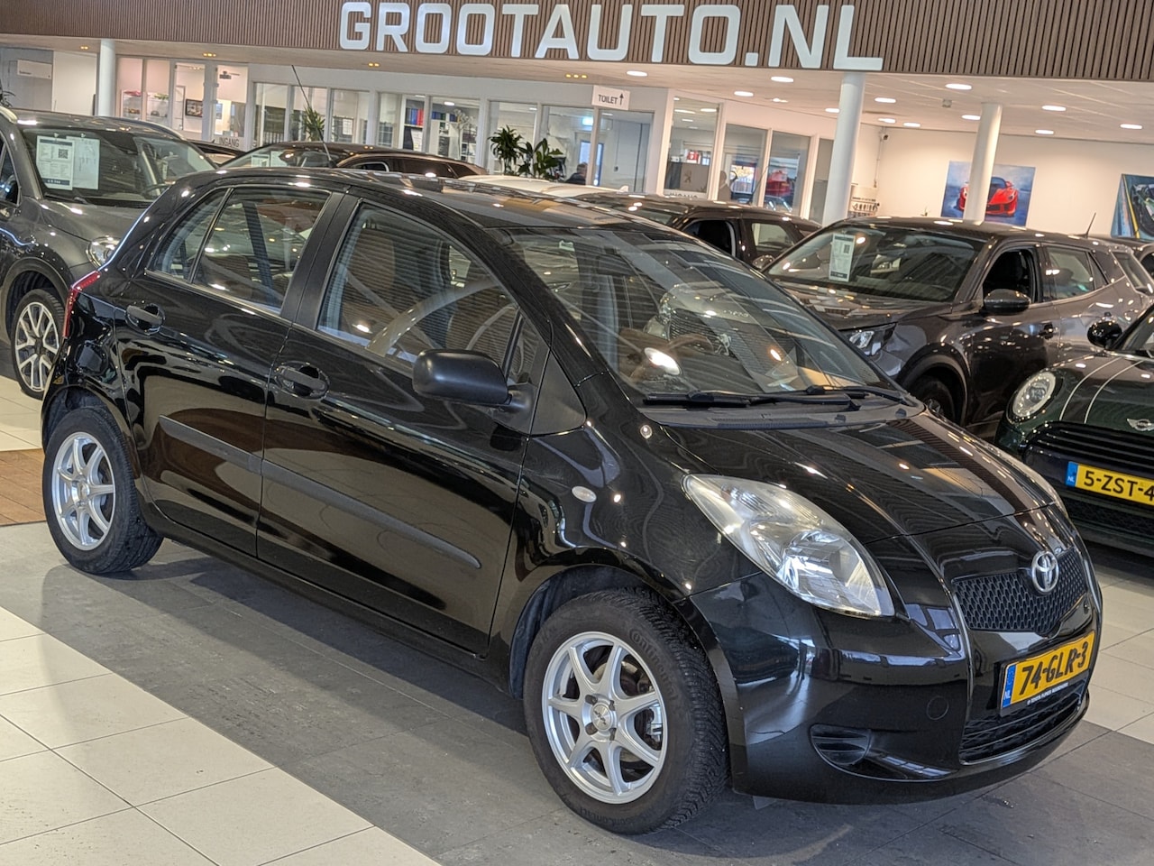 Toyota Yaris - 1.0 VVTi + Airco, Lederen Interieur, Trekhaak, Stuurbekrachtiging - AutoWereld.nl
