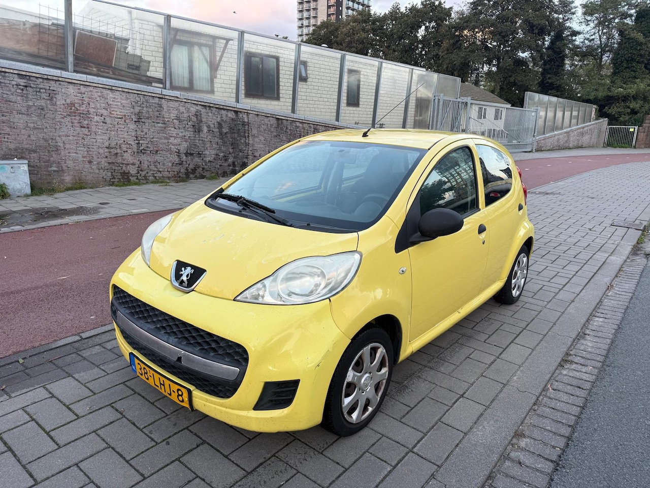 Peugeot 107 - 1.0-12V XR Rijdt Schakelt goed Inruiler Zo meenemen - AutoWereld.nl