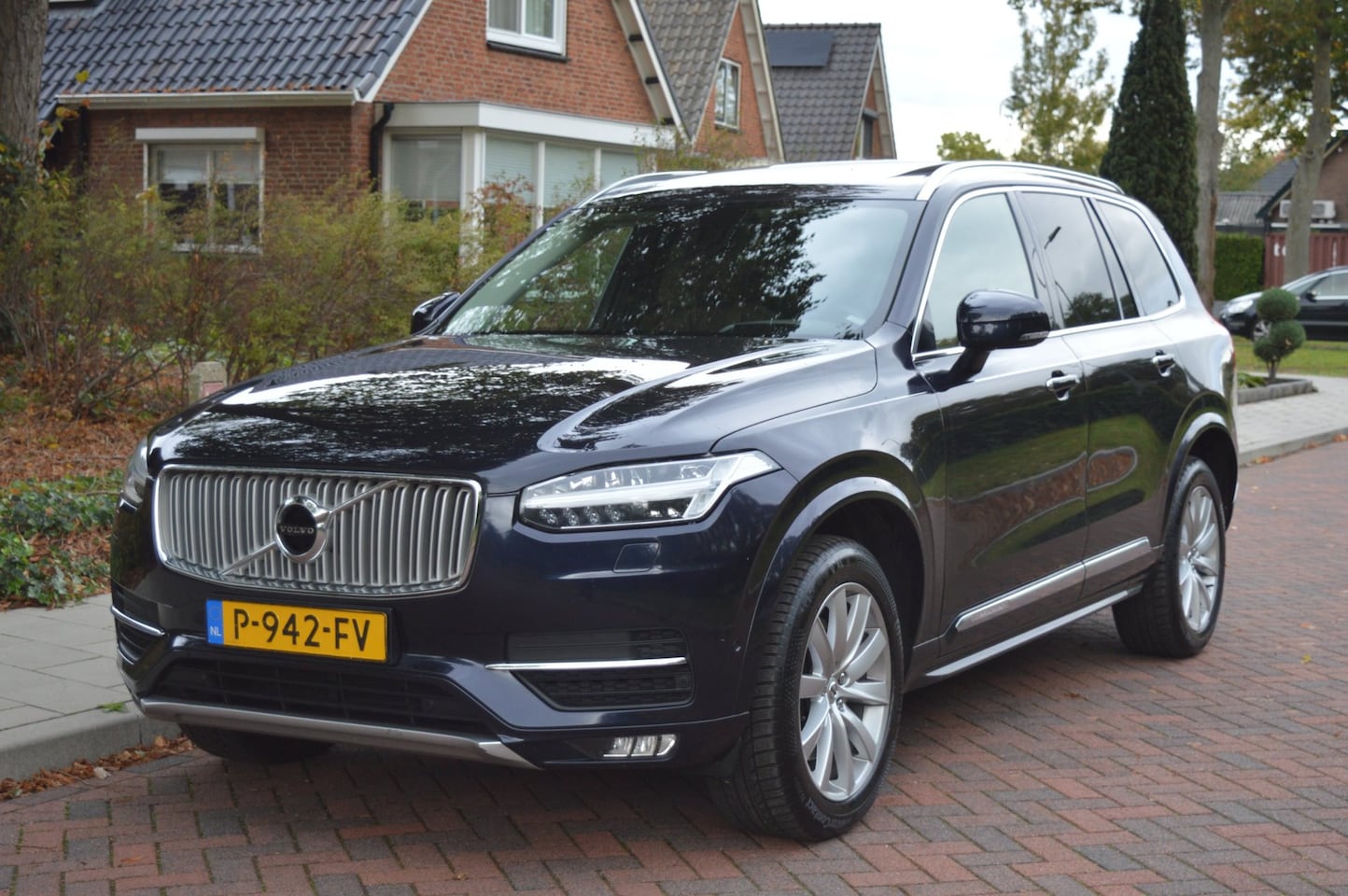 Volvo XC90 - 2.0 D5 AWD Inscription 7-persoons/panoramadak - AutoWereld.nl