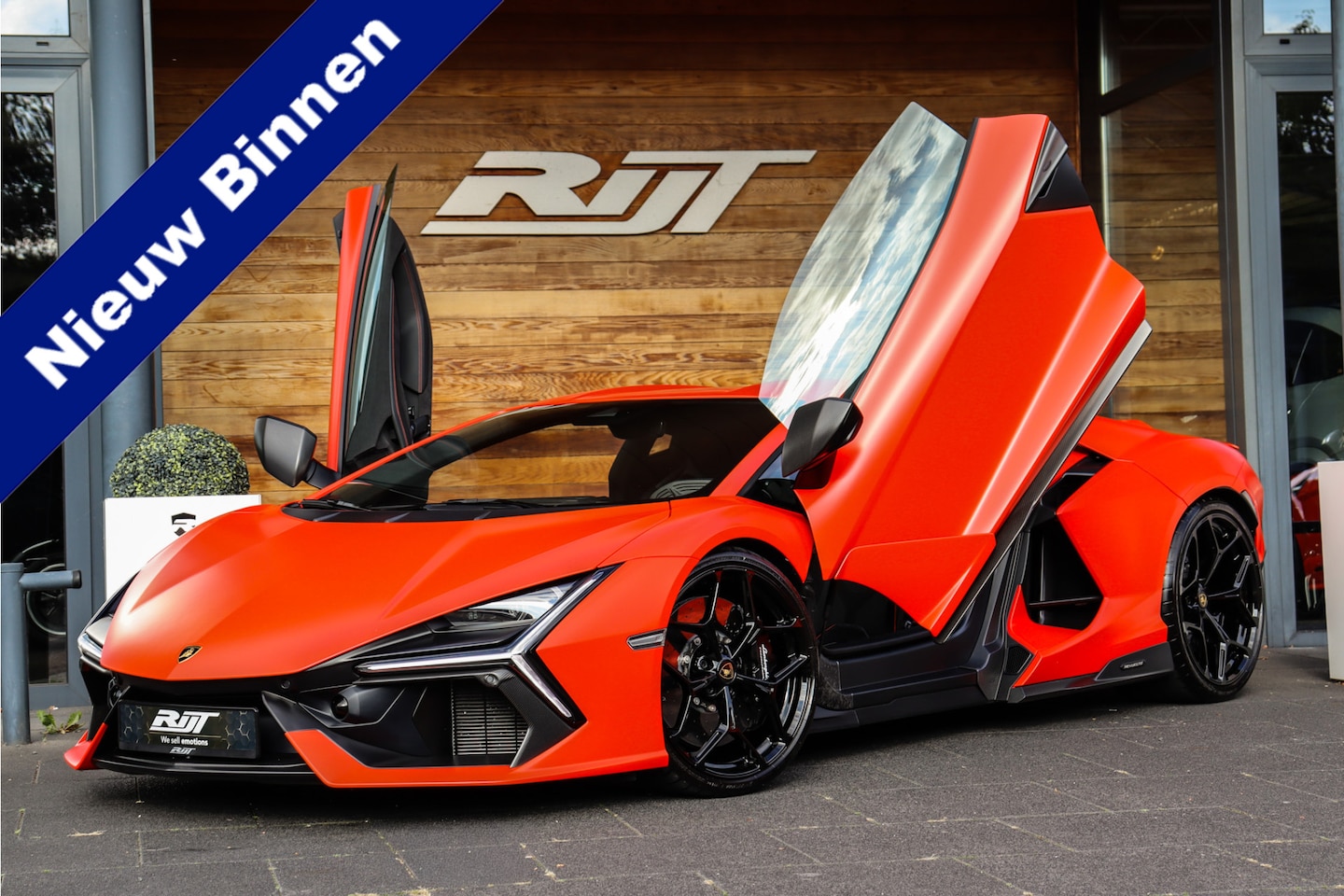 Lamborghini Revuelto - 6.5 V12 1016pk **Full carbon int. & ext/Lift/Keramisch/Pass. Display** - AutoWereld.nl