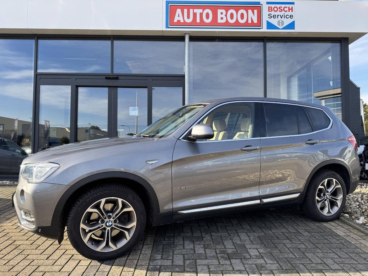 BMW X3 - XDRIVE 20i 184PK AUTOM8 HIGH EXECUTIVE 1E.EIG VOL-LEER/P-CAM/NAVI/CLIMA/STOELVERW./BI-XENO - AutoWereld.nl