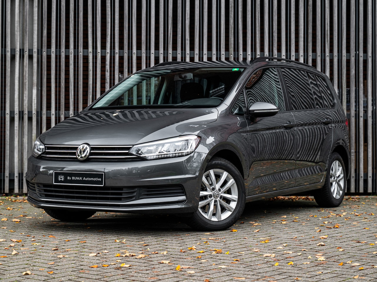 Volkswagen Touran - 1.4 TSi 150pk H6 Comfortline |LED|CruiseControl|Airco|17''LMV| - AutoWereld.nl
