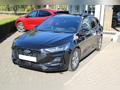 Ford Focus Wagon - 1.0 EcoBoost Hybrid ST Line X 155 PK Automaat TREKHAAK AFNEEMBAAR | WINTER-PACK | CAMERA