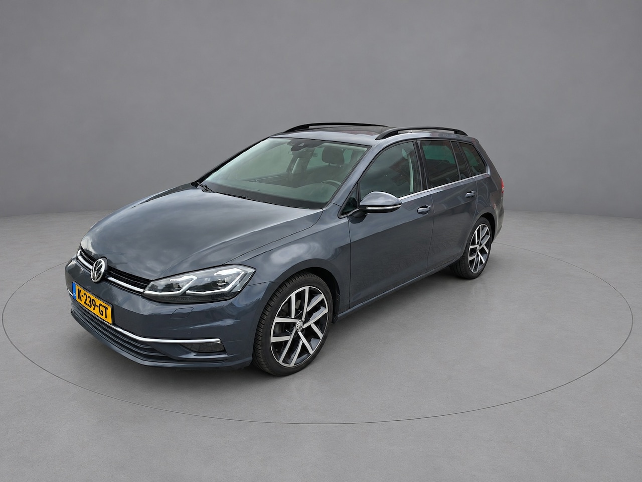 Volkswagen Golf Variant - 1.5 TSI Highline Business R 1.5 TSI Highline Business R, ACC, Camera, Trekhaak, Panorama, Virtual, NAP - AutoWereld.nl