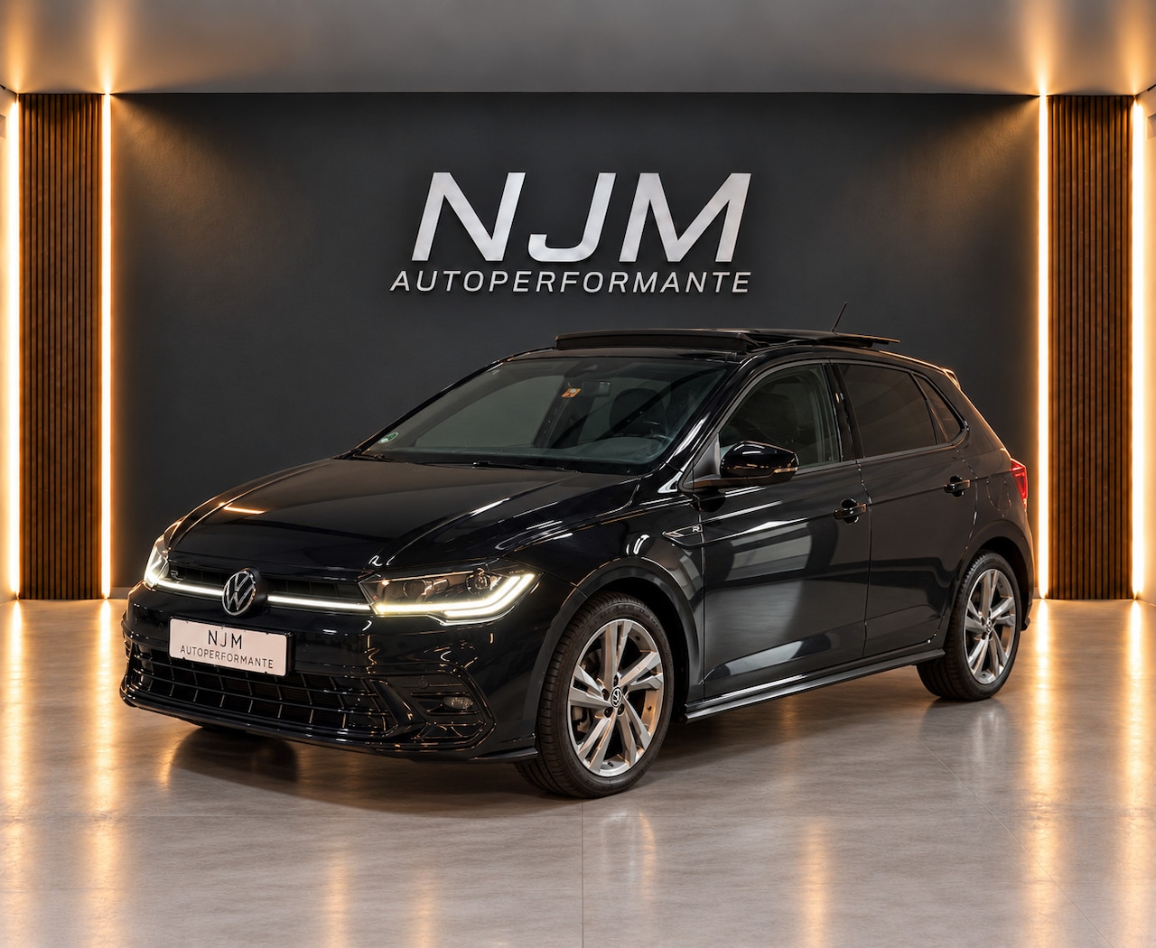 Volkswagen Polo - 1.0 TSI R-Line|Pano|Keyless|Camera|Clima - AutoWereld.nl