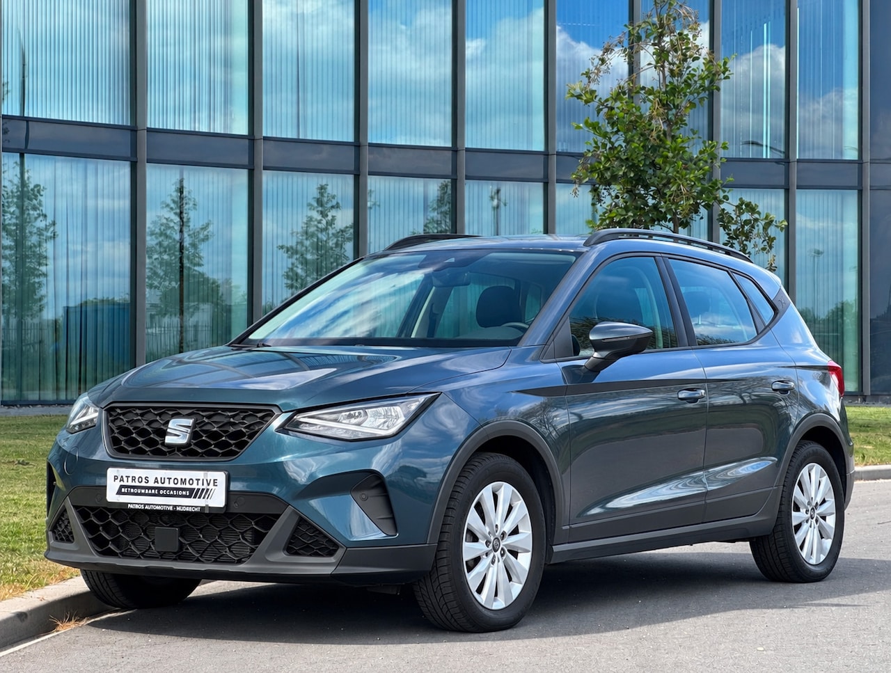 SEAT Arona - 1.0 TSI DSG Automaat // Navi // Camera // CarPlay // Stoelverwarming // LED - AutoWereld.nl
