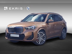 BMW iX1 - eDrive20 M Sportpakket Pro | Trekhaak | Panoramadak | Head-up display | Harman Kardon | El