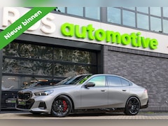 BMW 5-serie - 550e xDrive | BTW | FULL OPTION | PANO | B&W | M-SPORT PRO | CARBON | STOELVENTILATIE |