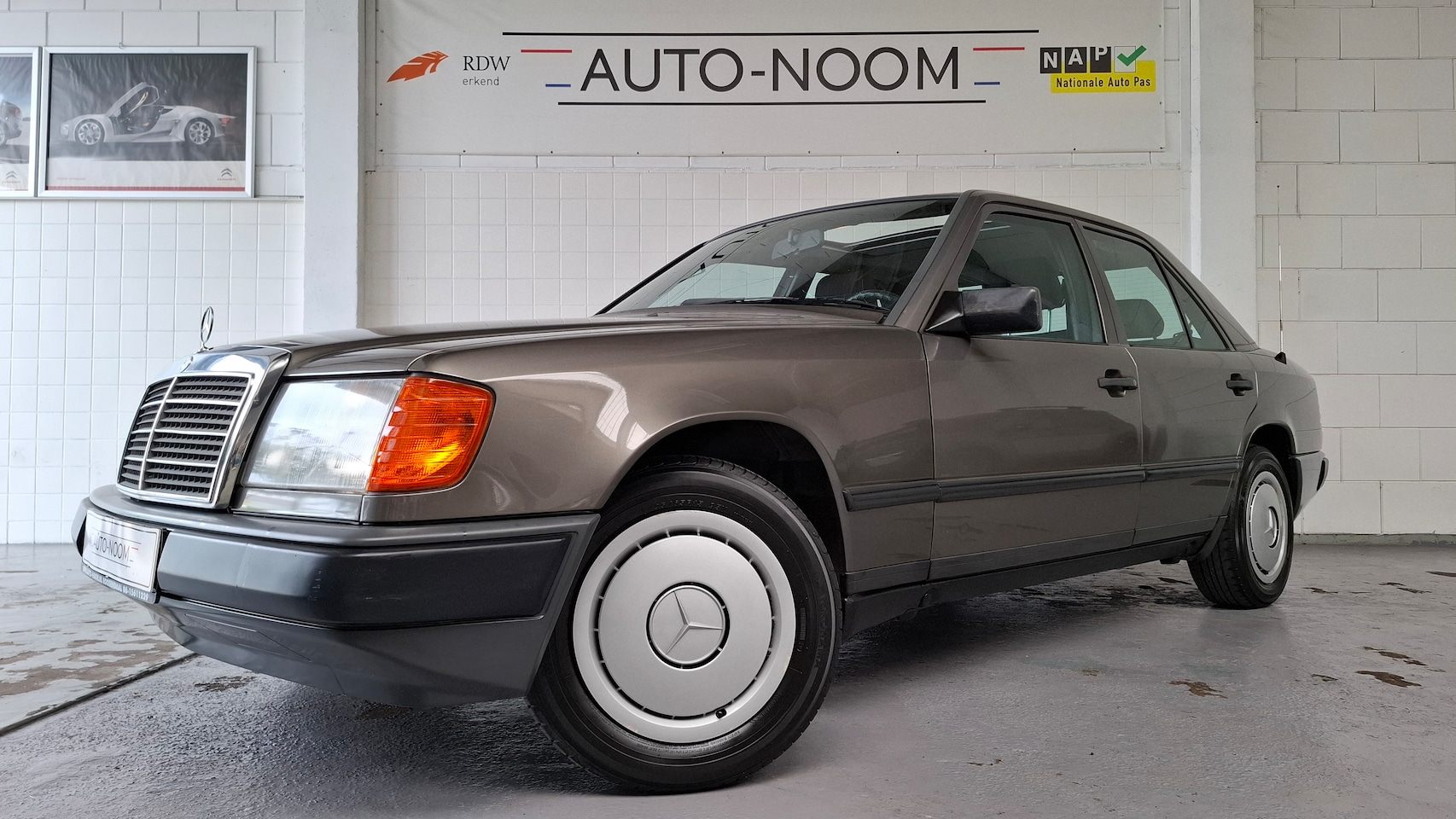 Mercedes-Benz 200-500 (W124) - 1EIG/TOPCONDITIE/SCHUIFDAK/AUTOMAAT/EL.RAMEN/BIJZONDERE AUTO! - AutoWereld.nl
