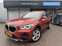 BMW X1 - sDrive18i Executive | Navigatie | Camera | Leder