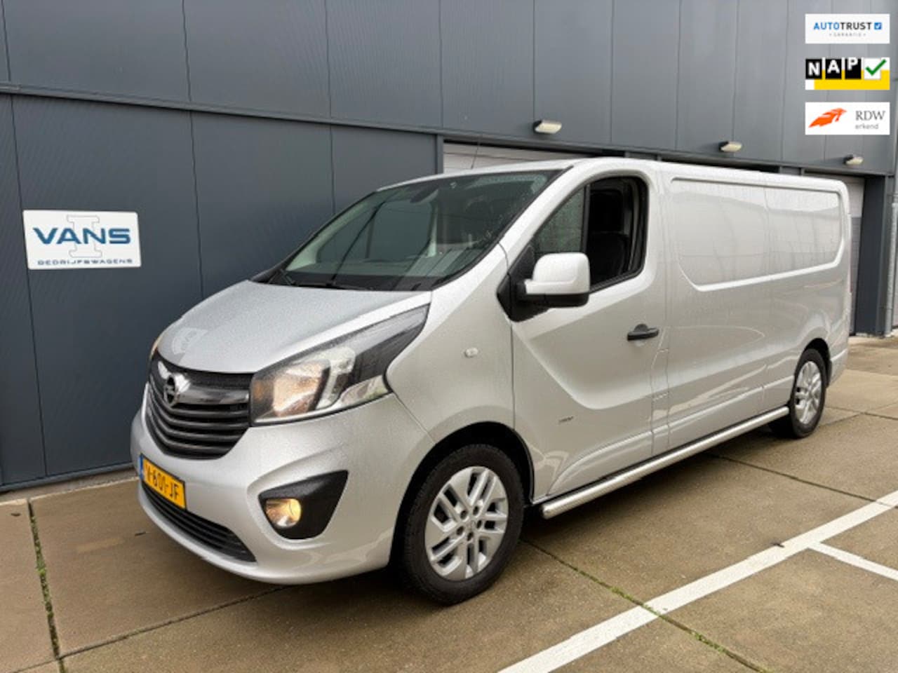 Opel Vivaro - 1.6 CDTI L2H1 Sport 1.6 CDTI L2H1 Sport - AutoWereld.nl