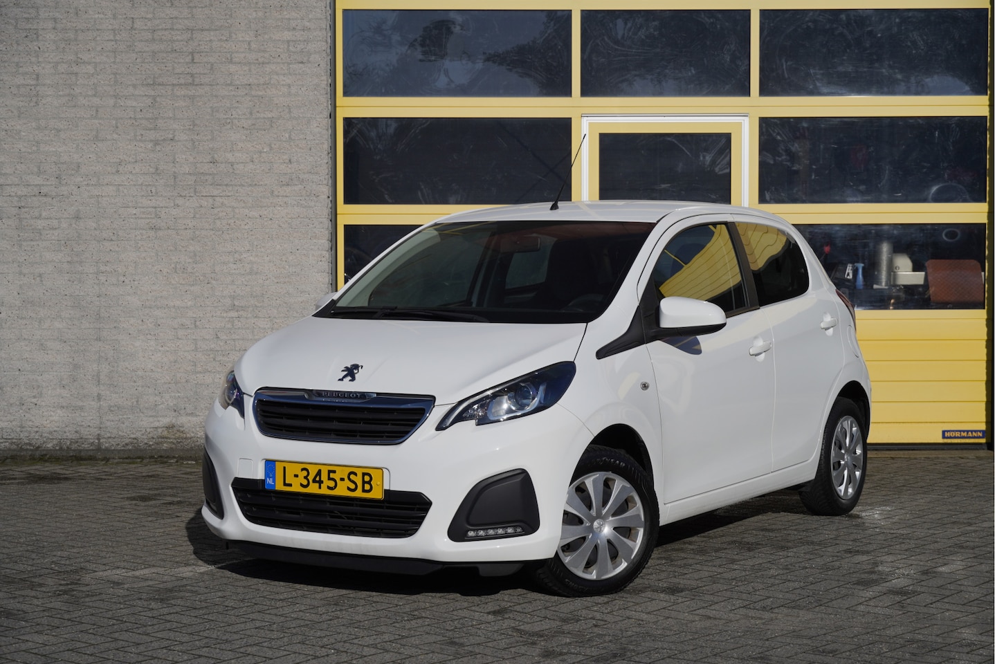 Peugeot 108 - 1.0 e-VTi 5drs Active BJ2021 Led | Airco | Stuurbekrachtiging | Getint glas - AutoWereld.nl