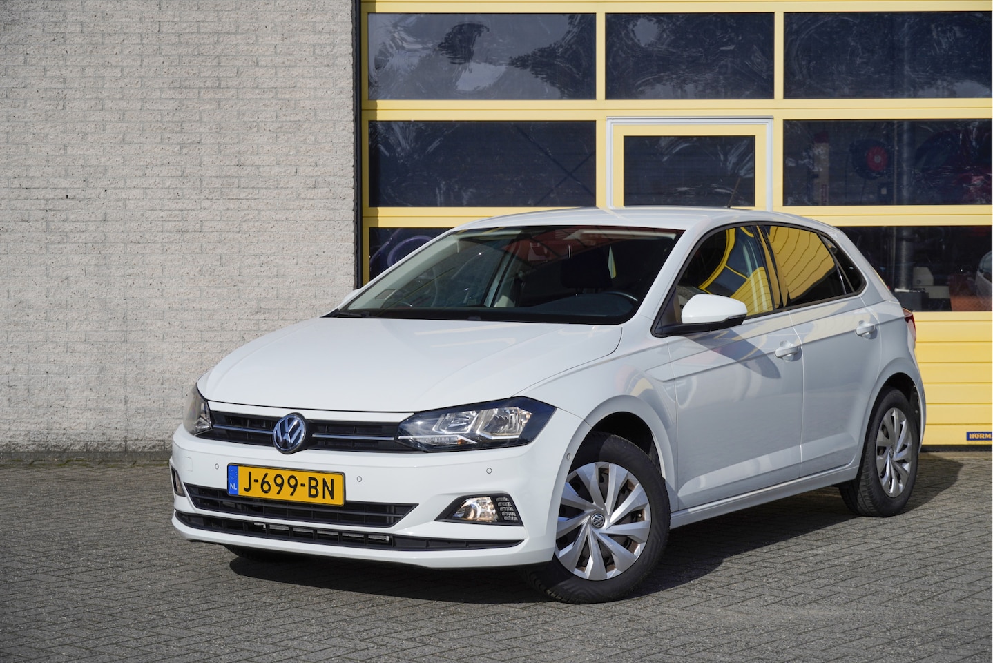 Volkswagen Polo - 1.0 TSI 5drs Comfortline Business BJ2020 Led | Pdc | App-Connect | Navi | Climate control - AutoWereld.nl