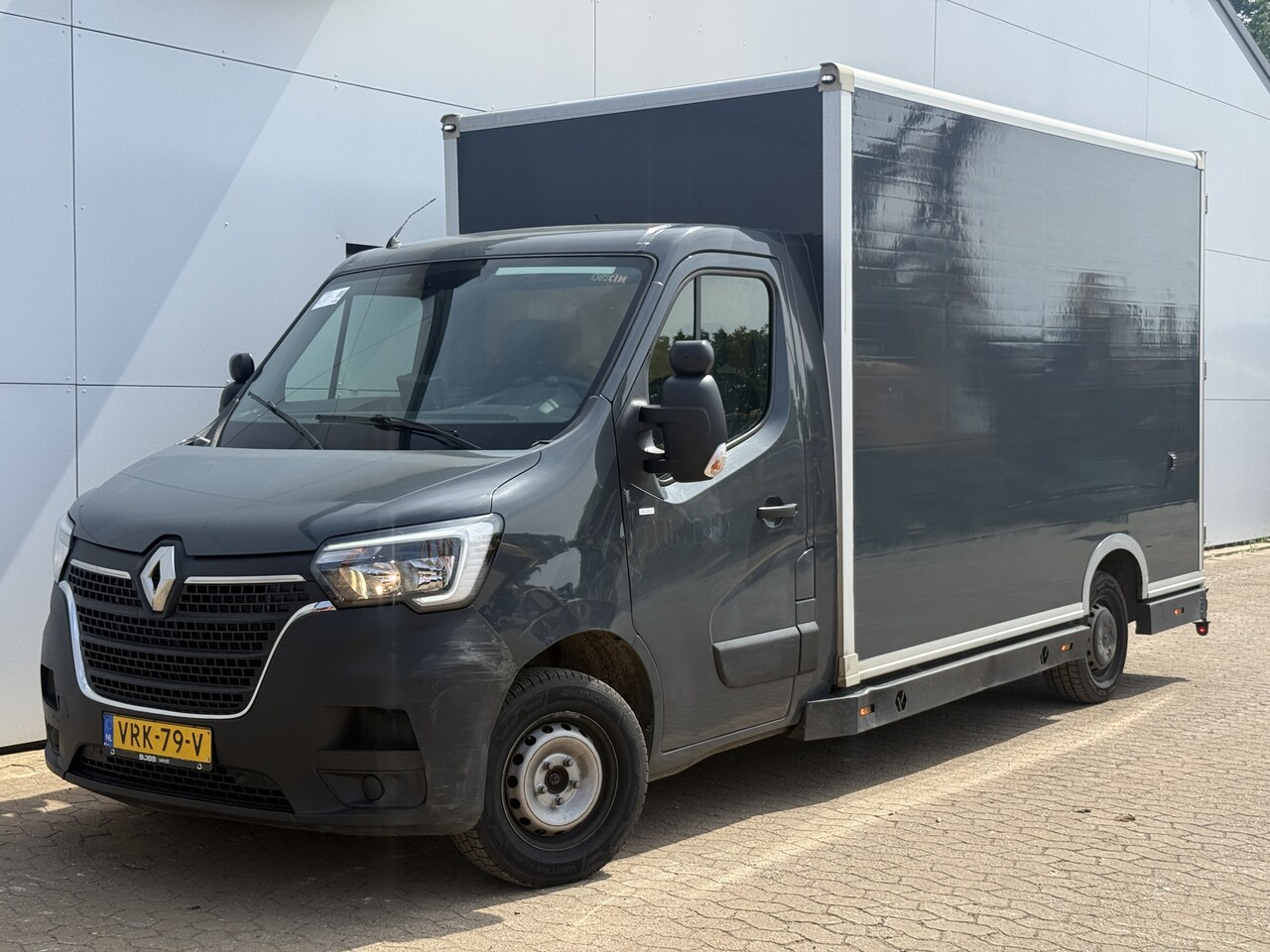 Renault Master - Plancher T35 2.3 DCI 150PK Automaat Bakwagen Lowliner Plancher Airco Cruise Control Camera - AutoWereld.nl