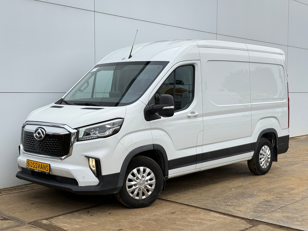Maxus eDeliver 9 - 72kWh 204PK L2H2 280km Stad WLTP Snelladen LED Carplay Cruise control Camera Airco Parkeer - AutoWereld.nl