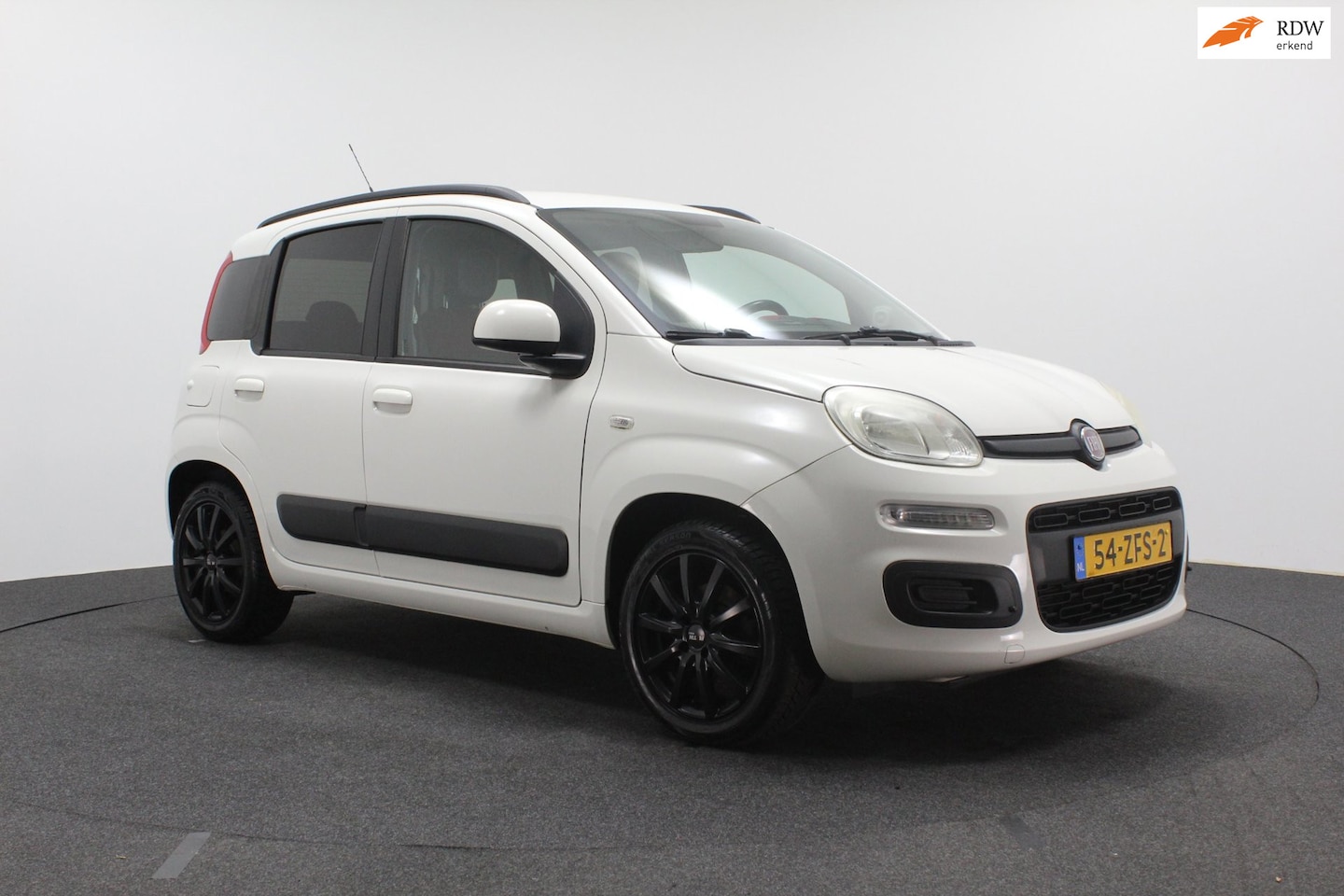 Fiat Panda - 0.9 TwinAir Sempre | Airco | Goed onderhouden | Sportvelgen - AutoWereld.nl