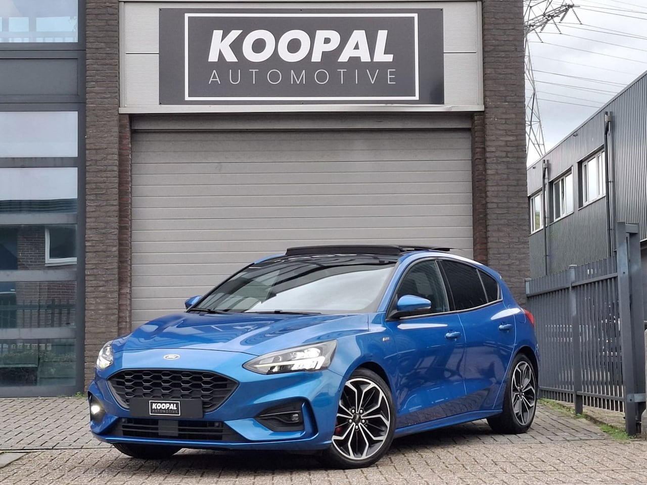 Ford Focus - 1.0 EcoBoost ST Line | B&O | PANO | LED | Trekhaak | Camera | Dealer Onderhouden - AutoWereld.nl