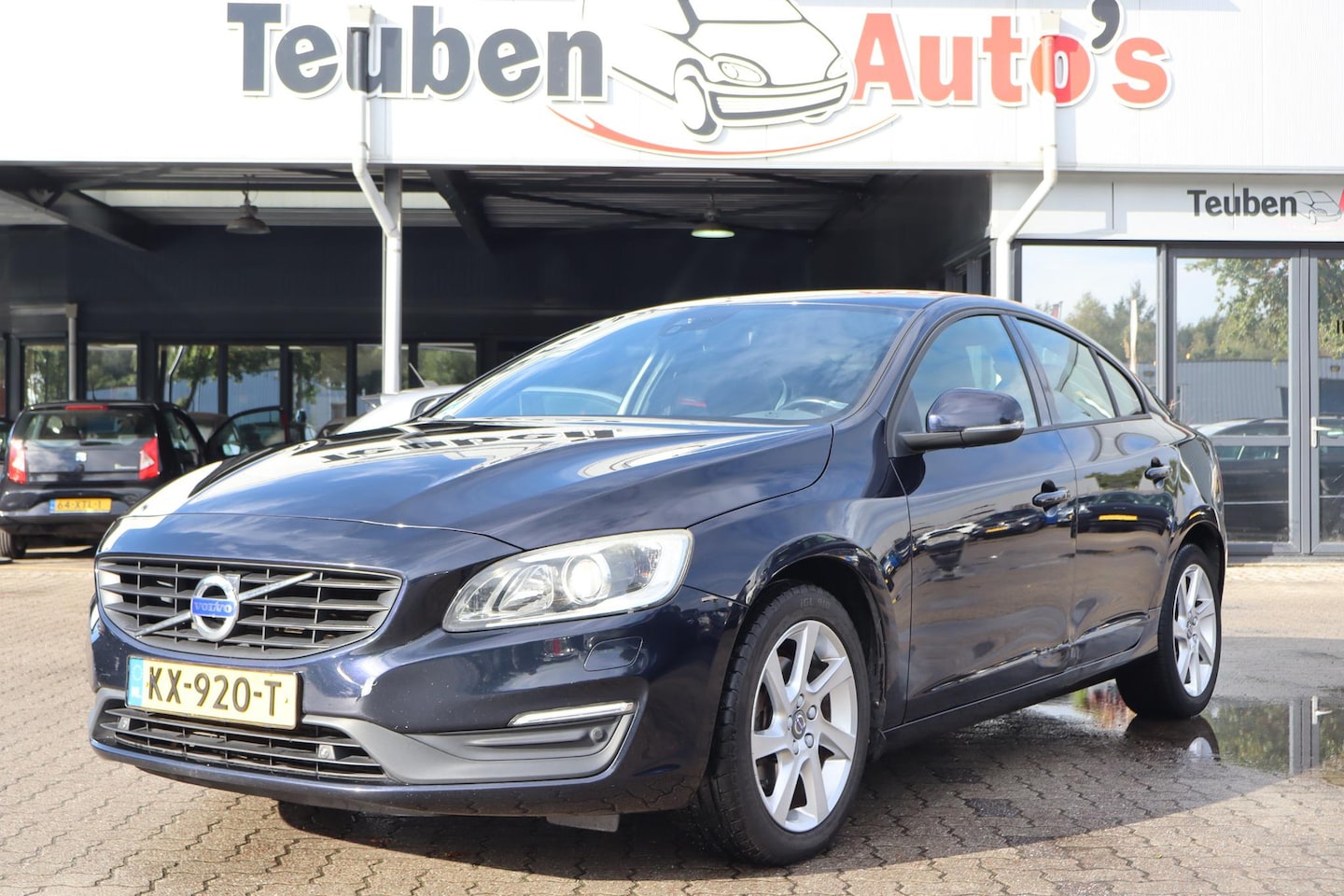 Volvo S60 - 2.0 D3 Momentum | Automaat | Business Pack Connect | Winter-Line | Trekhaak - AutoWereld.nl