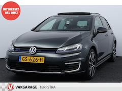 Volkswagen Golf - 1.4 TSI GTE/ Open Pano-Dak/ Trekhaak/ Automaat/ Standkachel/ Camera/ Stoelverw./ Zwarte He