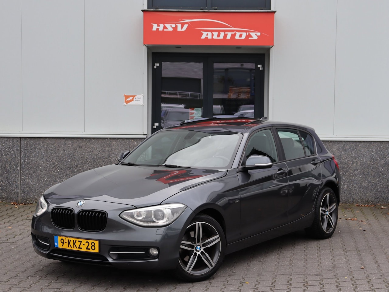 BMW 1-serie - 116i Upgrade Edition navi LEER org NL - AutoWereld.nl
