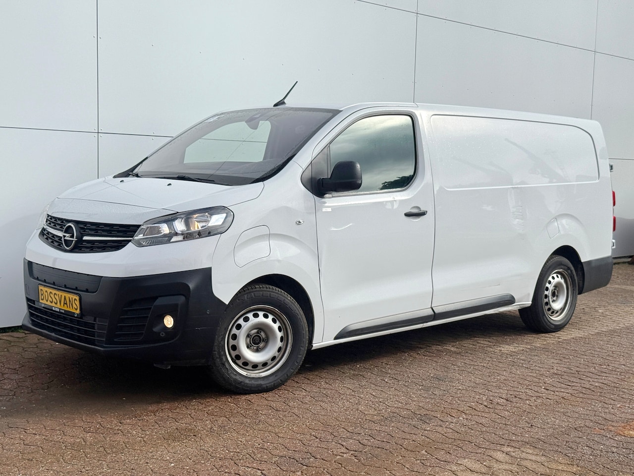 Opel Vivaro-e - 75kWh 136PK L3H1 Elektrisch 330km WLTP Snelladen Climate Control Cruise Control Carplay Ca - AutoWereld.nl