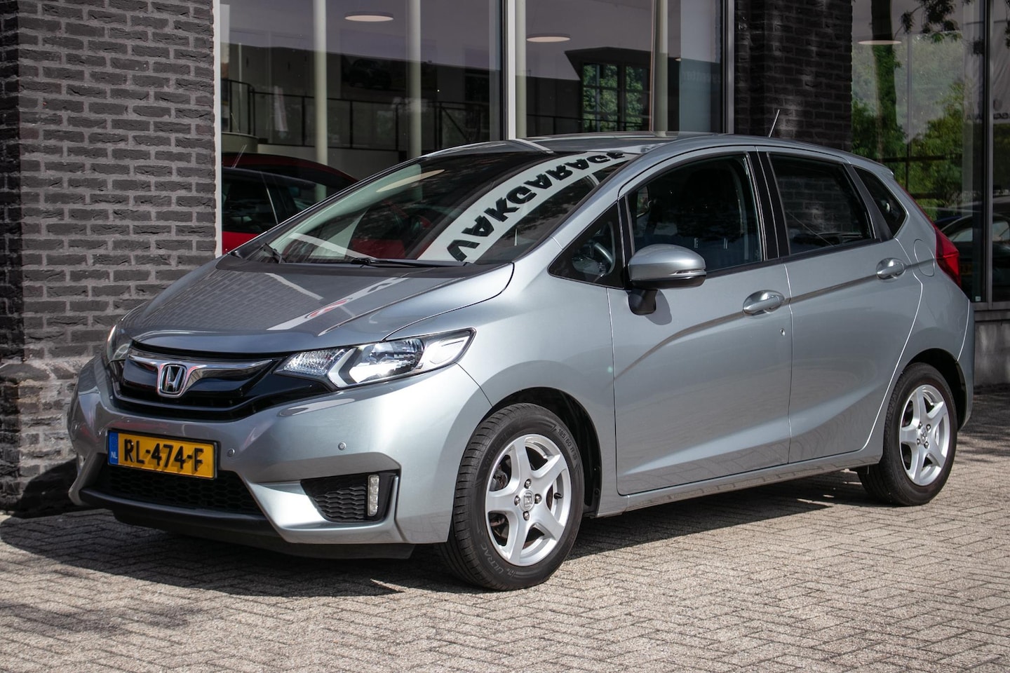 Honda Jazz - 1.3 i-VTEC Trend | Navigatie | Parkeersensoren | Stoelverw. - AutoWereld.nl